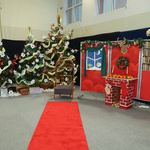 Świąteczne dekoracje przygotowane na wizytę Świętego Mikołaja..jpg